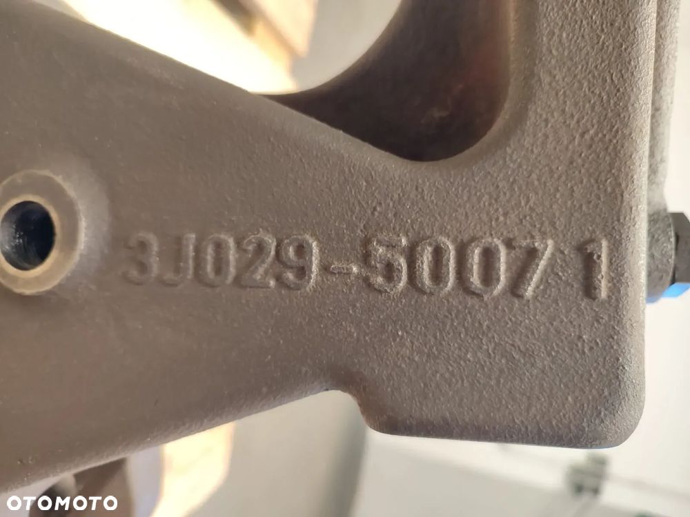 Zaczep łącznika V214711 3J02950071 KUBOTA M7151 - 7