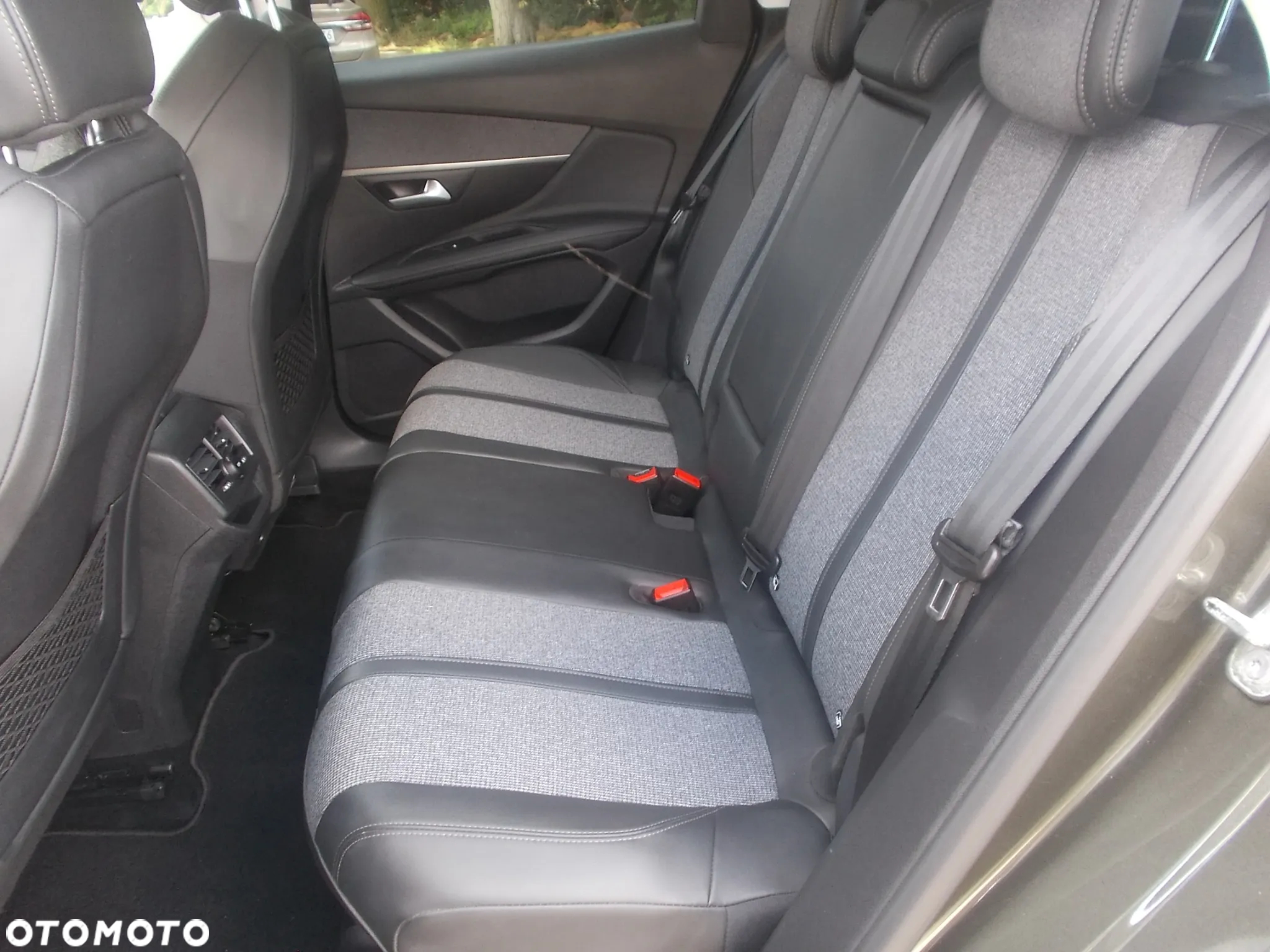 Peugeot 3008 1.2 PureTech Allure S&S EAT6 - 16
