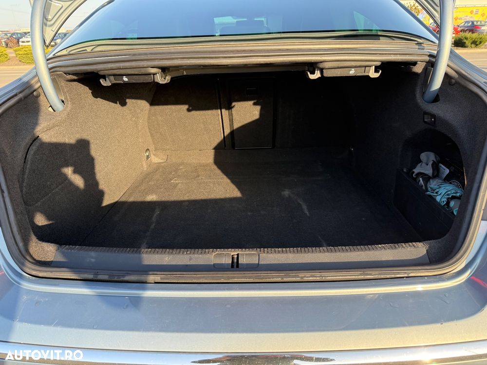 Volkswagen Passat CC 2.0 TDI 4Motion DSG - 11