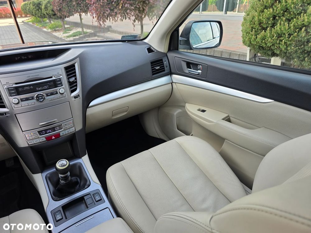 Subaru Outback - 36