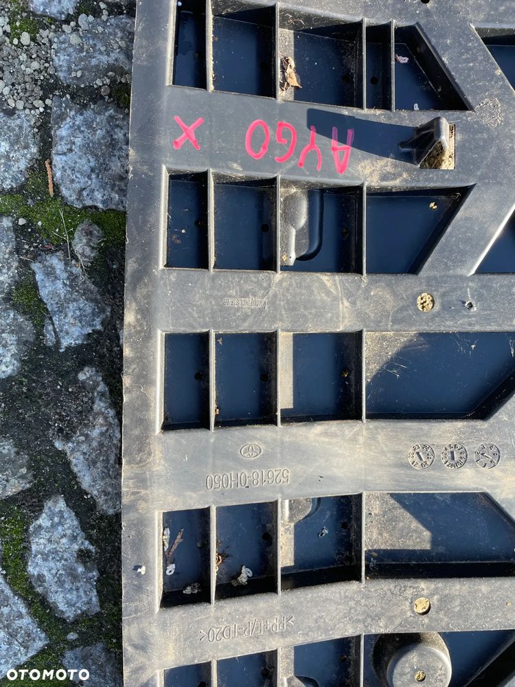 PŁYTA OSŁONA PODŁOGA POD ZDERZAK TOYOTA AYGO X 52618-0H050 2022- oryginał - 2