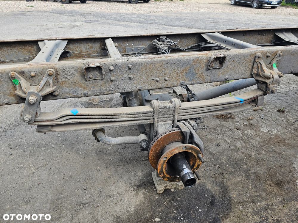 WIESZAK UCHWYT ŁAPA MOCOWANIE RESORA PRAWEGO RENAULT MIDLUM FELGI 17,5 - 3