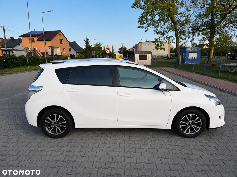 Toyota Verso 1.6 D-4D Premium 7os EU6 - 14