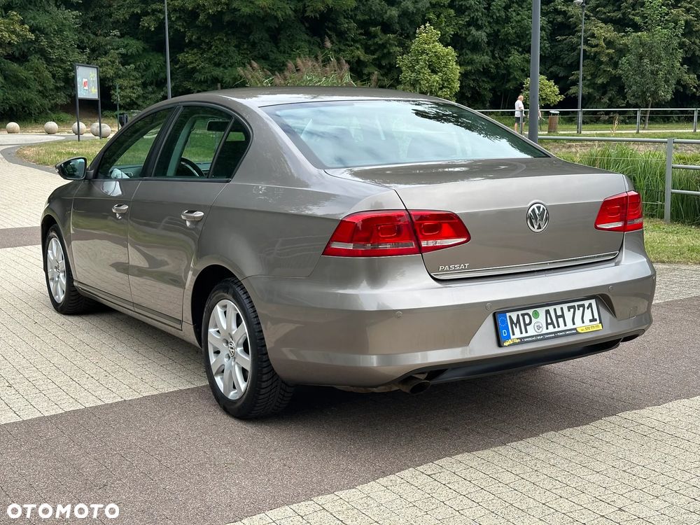 Volkswagen Passat 1.4 TSI BlueMotion Technology Exclusive - 4