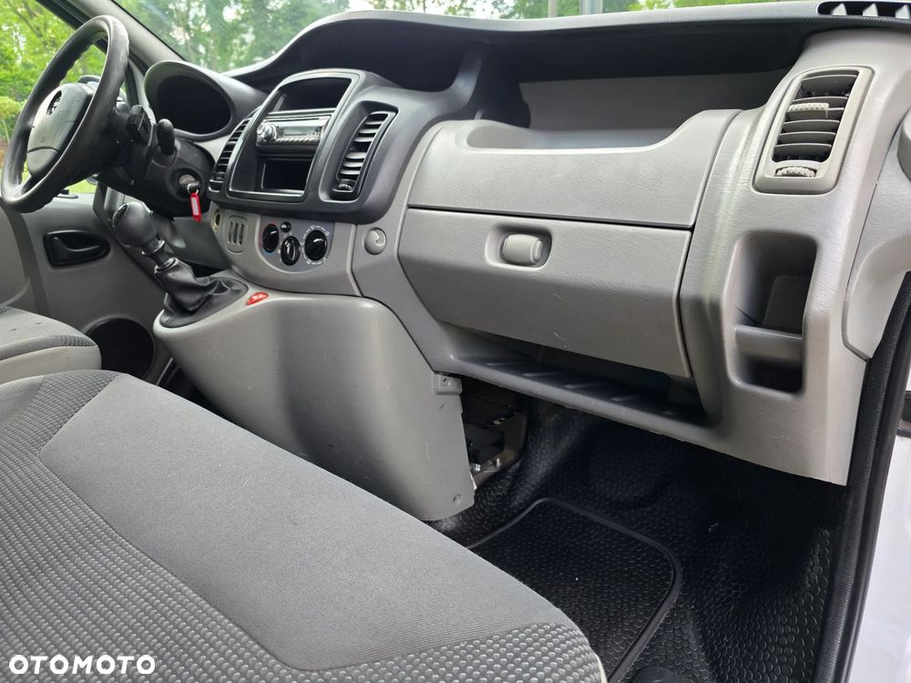 Opel Vivaro - 17