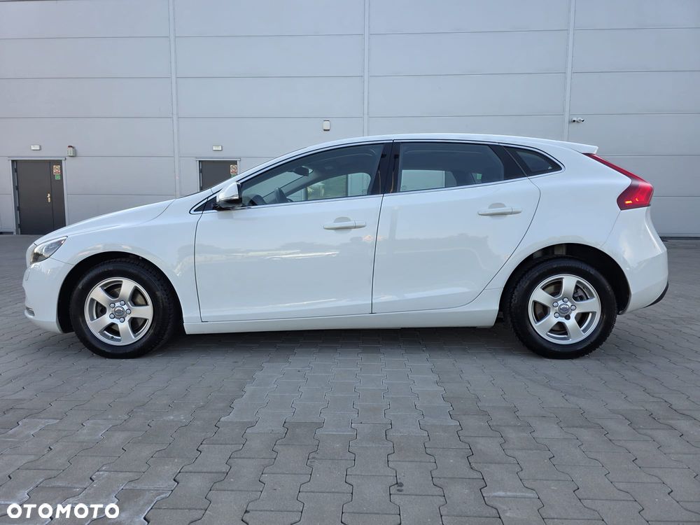 Volvo V40 D2 - 11