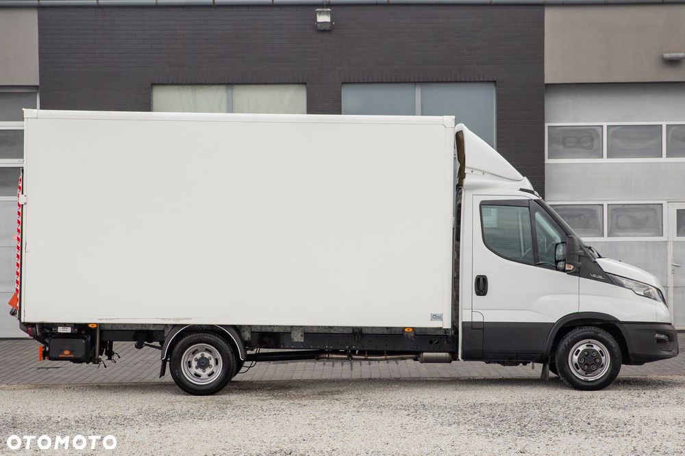 Iveco Daily 35C16 2.3 KONTENER + WINDA dHollandia 750kg koła bliźniaki - 3
