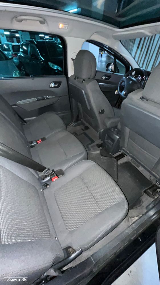 Peugeot 5008 1.6 HDi 7L Allure J17 - 8