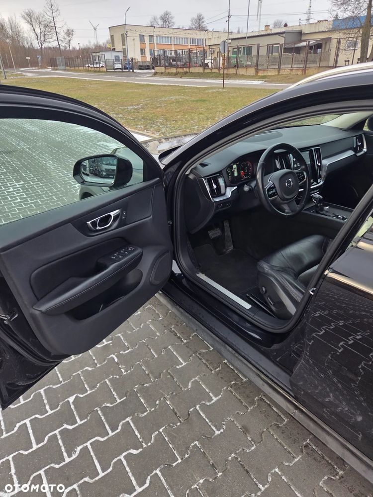 Volvo V60 Cross Country - 13