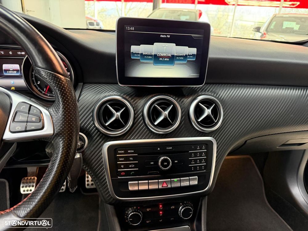 Mercedes-Benz A 180 AMG Line - 23