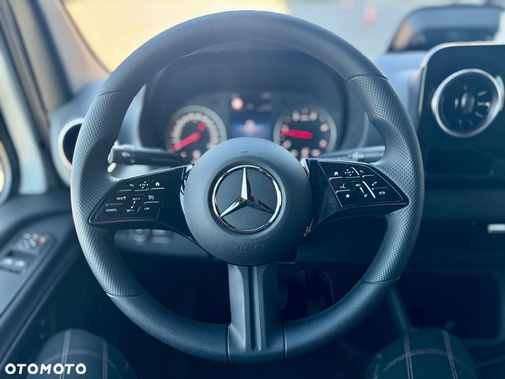 Mercedes-Benz Sprinter 317 Furgon Standard L2H2 - 14