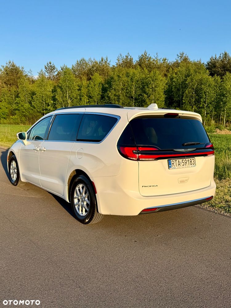 Chrysler Pacifica - 15