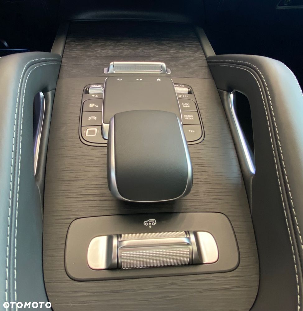 Mercedes-Benz GLS - 10