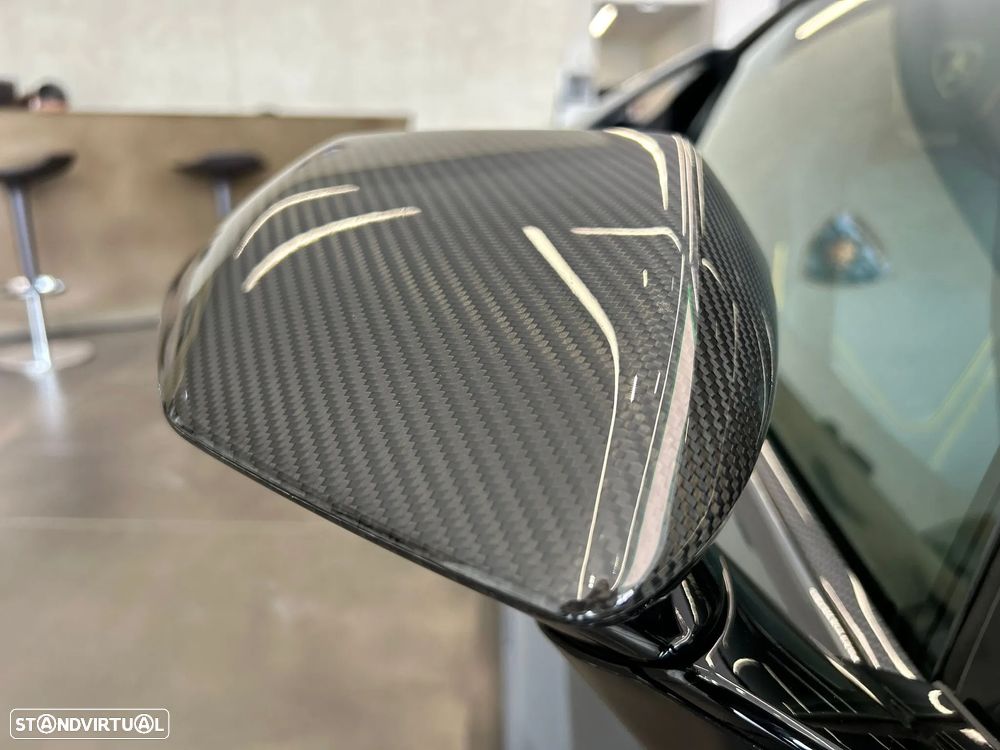 Lamborghini Revuelto - 12