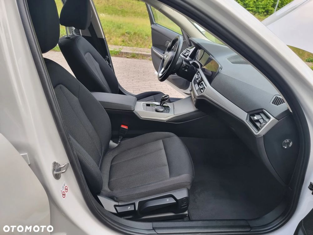 BMW Seria 3 320d Edition Luxury Line Purity - 20