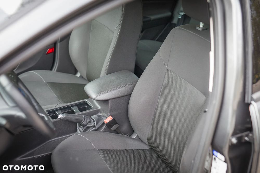 Ford Focus 1.0 EcoBoost Trend ASS - 32