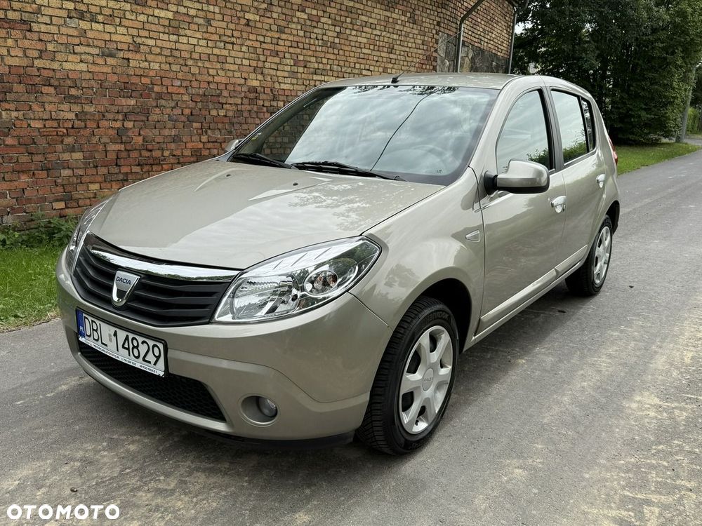 Dacia Sandero 1.2 16V 75 Celebration - 1