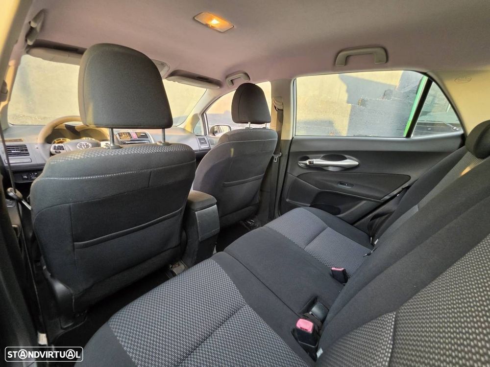 Toyota Auris 1.4 D-4D Comfort MM+Navi - 18