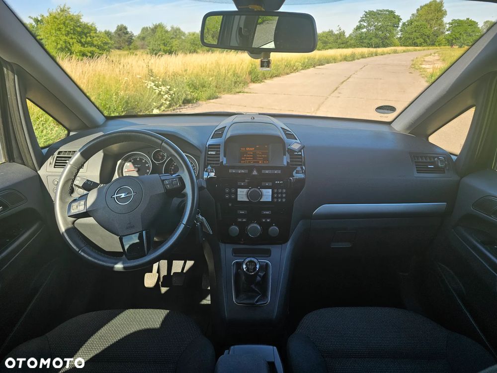 Opel Zafira 1.6 Cosmo - 18