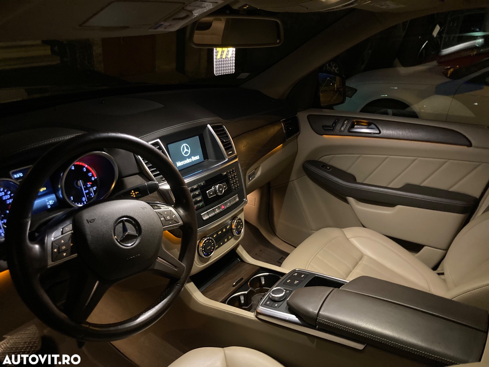 Mercedes-Benz GL 350 BlueTEC 4Matic 7G-TRONIC - 35