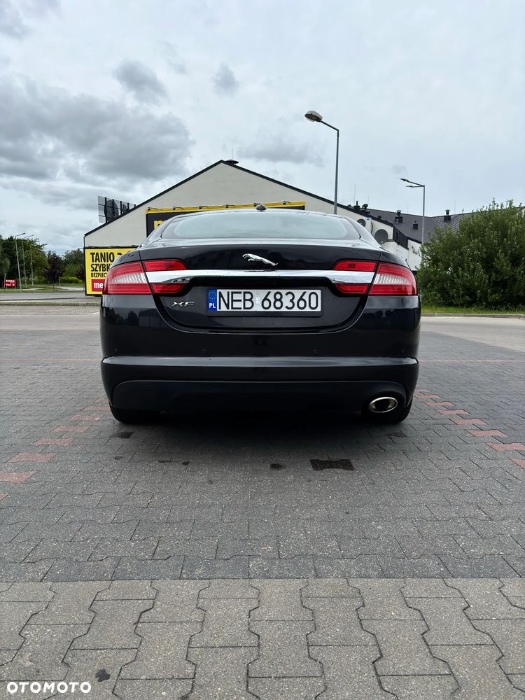 Jaguar XF 2.2 D - 7