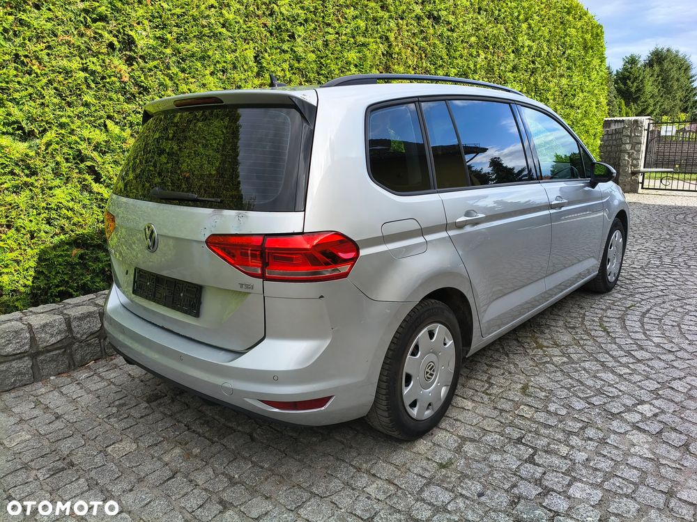 Volkswagen Touran - 1