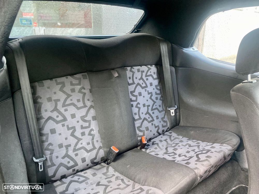 VW Golf Cabriolet 1.6 - 25