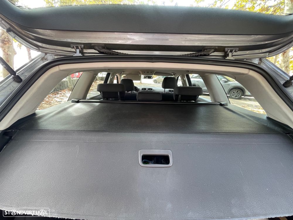 VW Golf Variant 1.6 TDi Confortline - 14