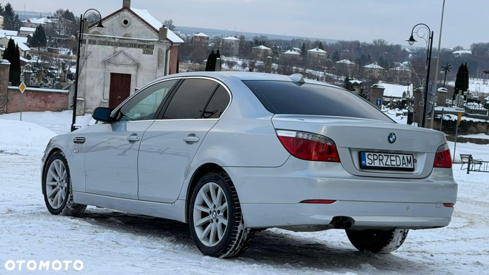 BMW Seria 5 523i - 22