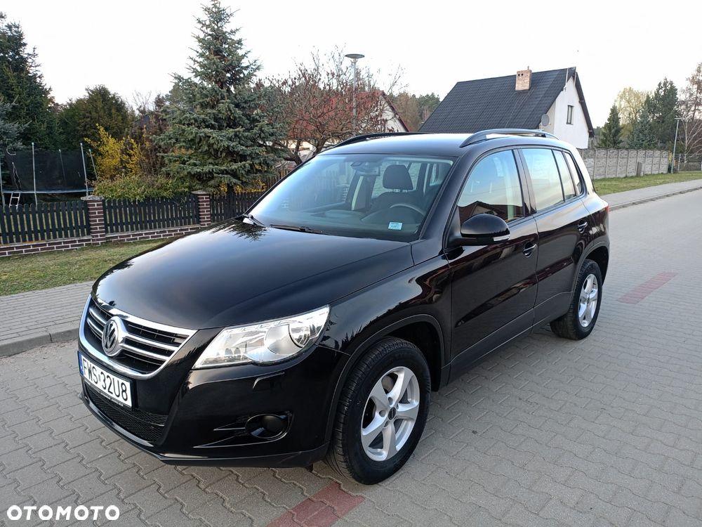 Volkswagen Tiguan - 1