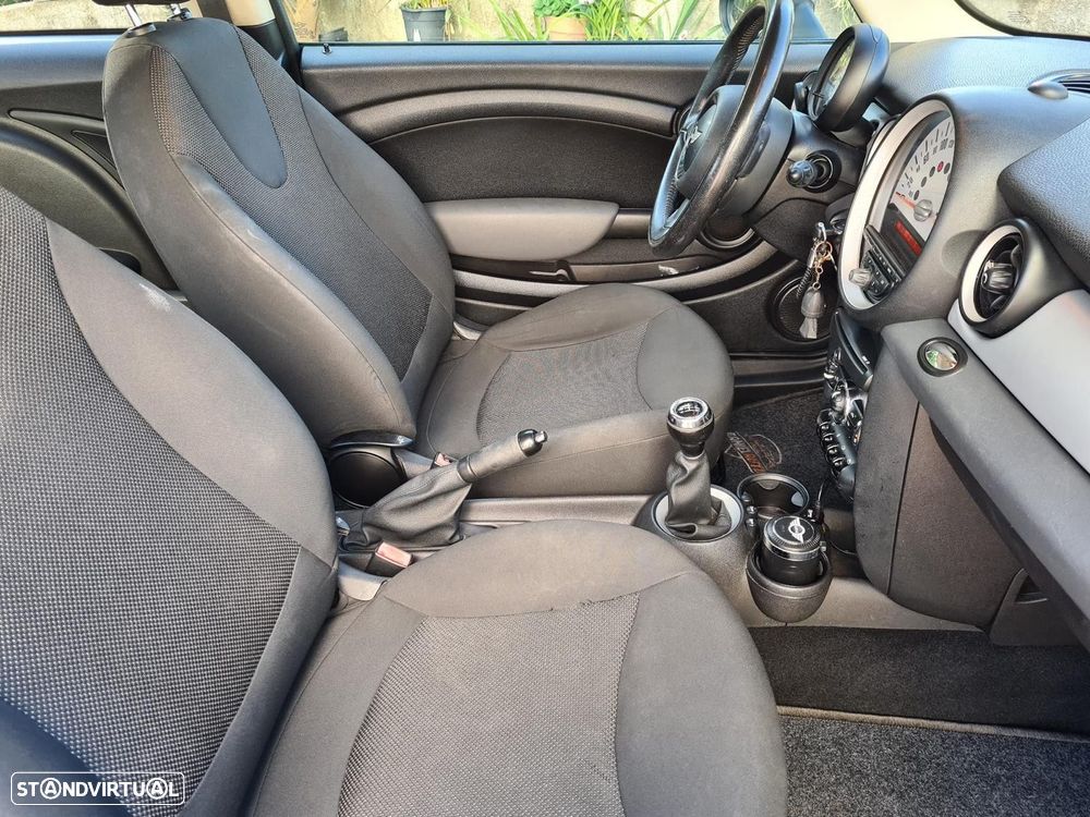 MINI 3 Portas One D - 10