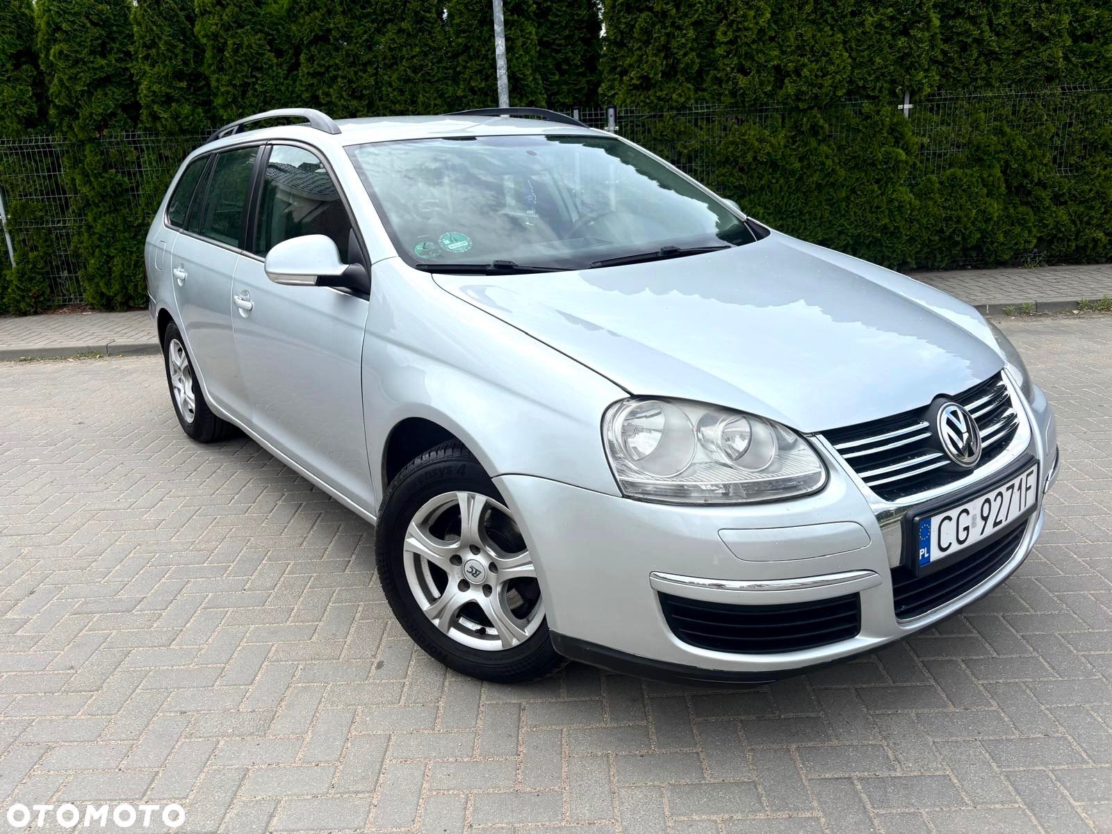 Volkswagen Golf 1.9 TDI DSG DPF Trendline - 11