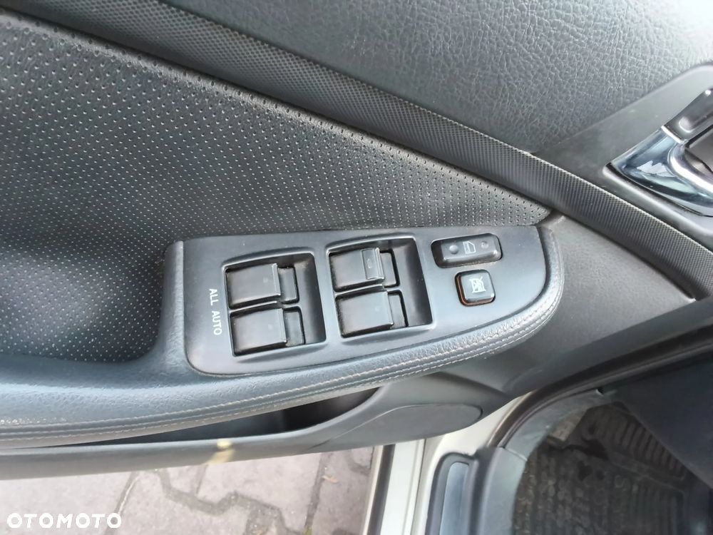 Toyota Avensis 2.0 VVT-i Prestige - 23