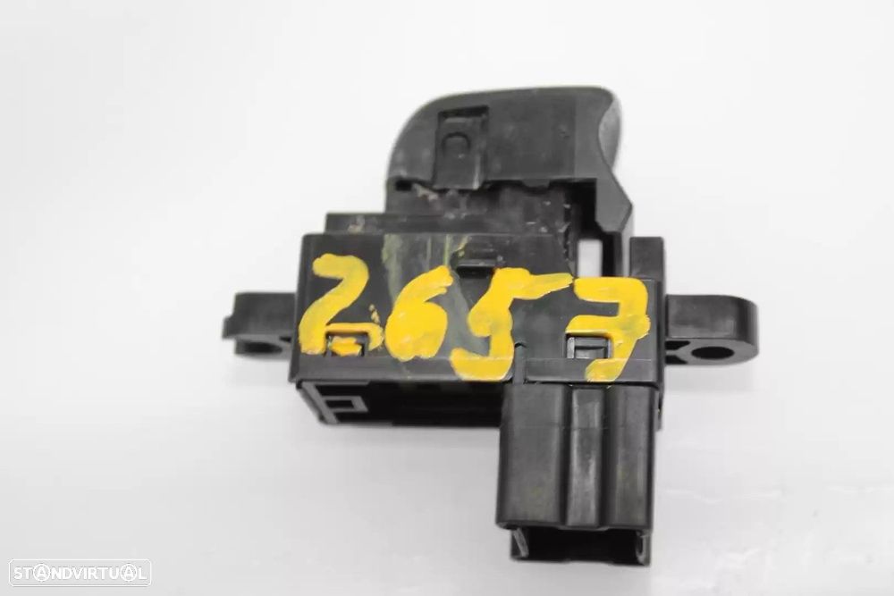 COMANDO ELEVADOR DE VIDRO TRASEIRO DIREITO NISSAN JUKE 2016 -T.D. - 2