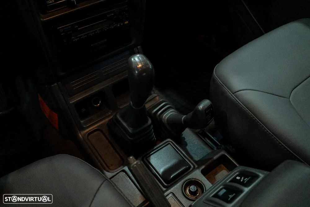 Mitsubishi Pajero - 18