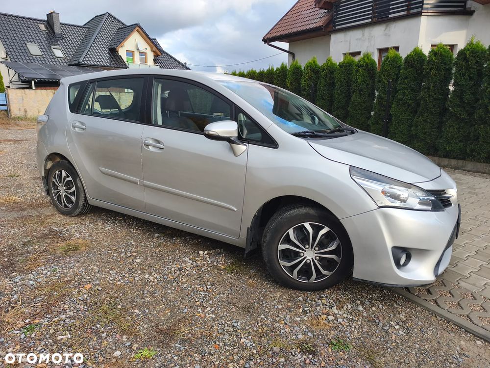 Toyota Verso 2.0 D-4D Active - 5