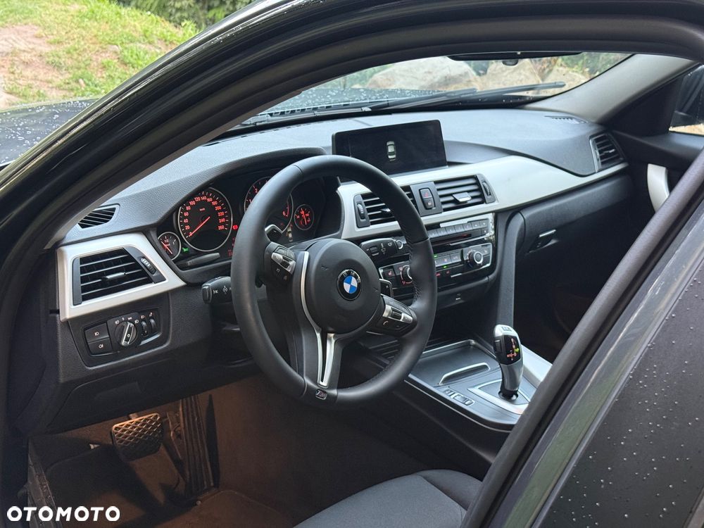 BMW Seria 3 330d xDrive - 4