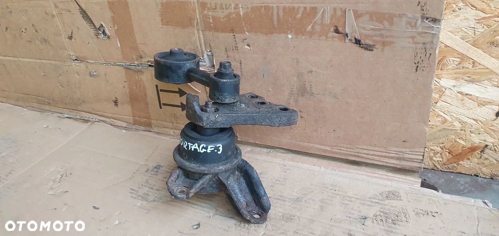 Łapa poduszka silnika Kia Sportage III 2.0 CRDI - 3