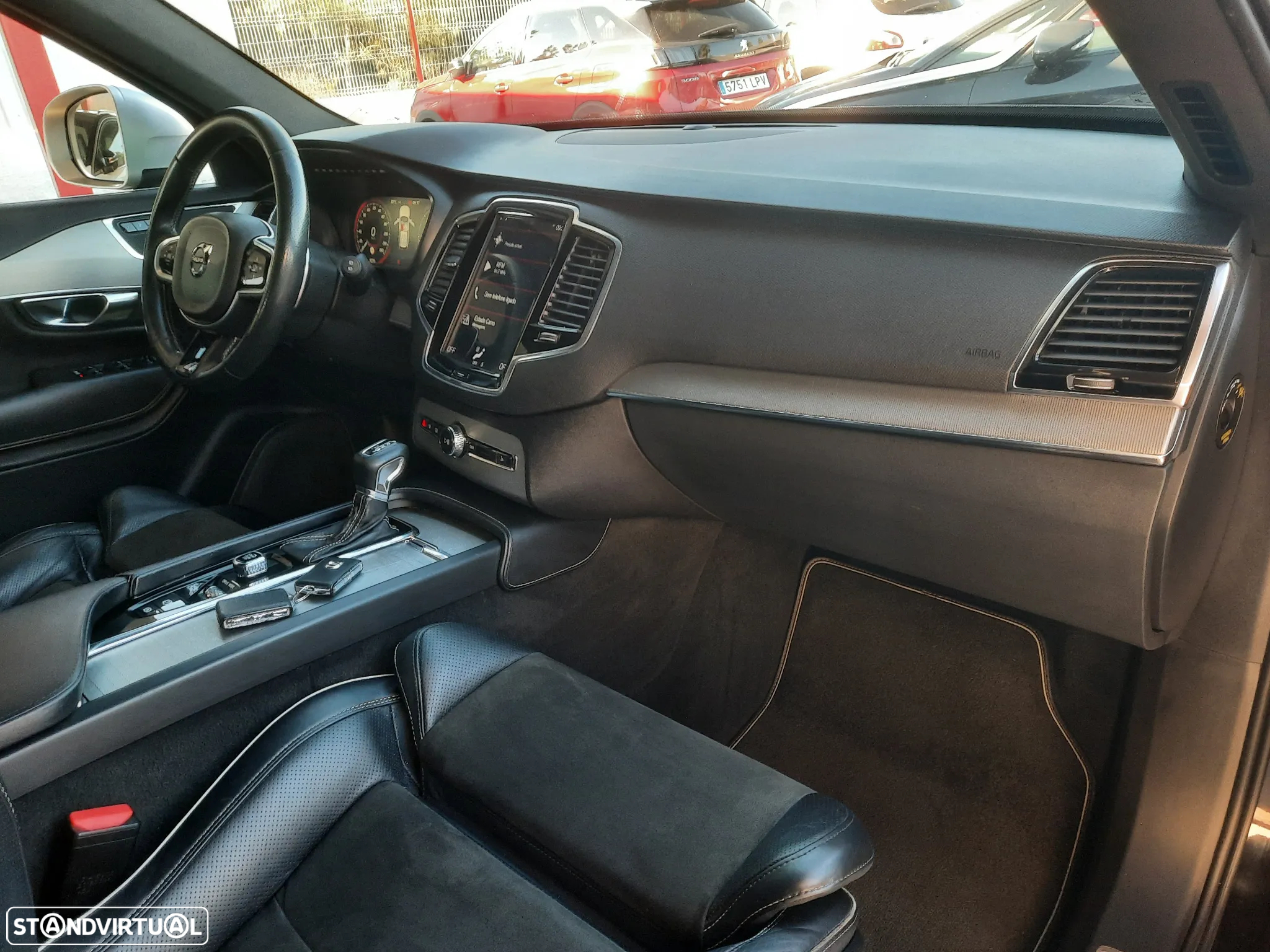 Volvo XC 90 2.0 D4 R-Design - 35