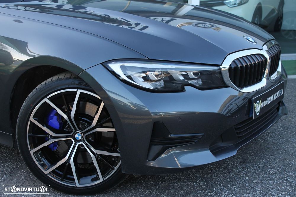 BMW 330 e Touring Auto - 46