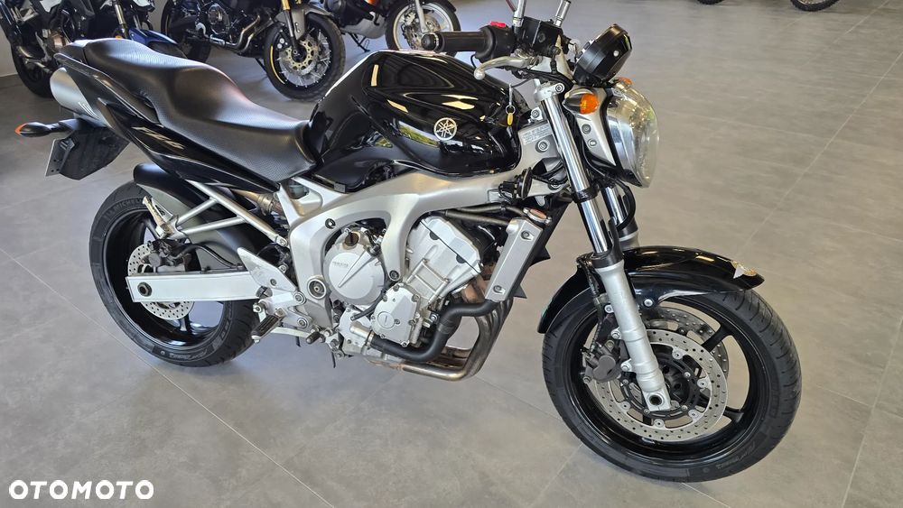 Yamaha FZ6 - 18