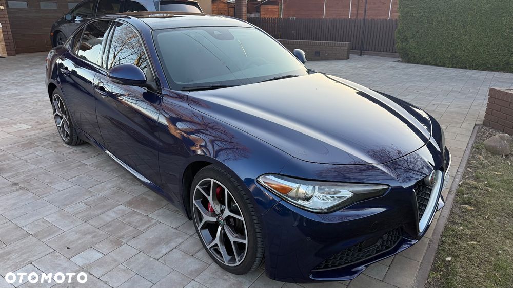 Alfa Romeo Giulia - 1