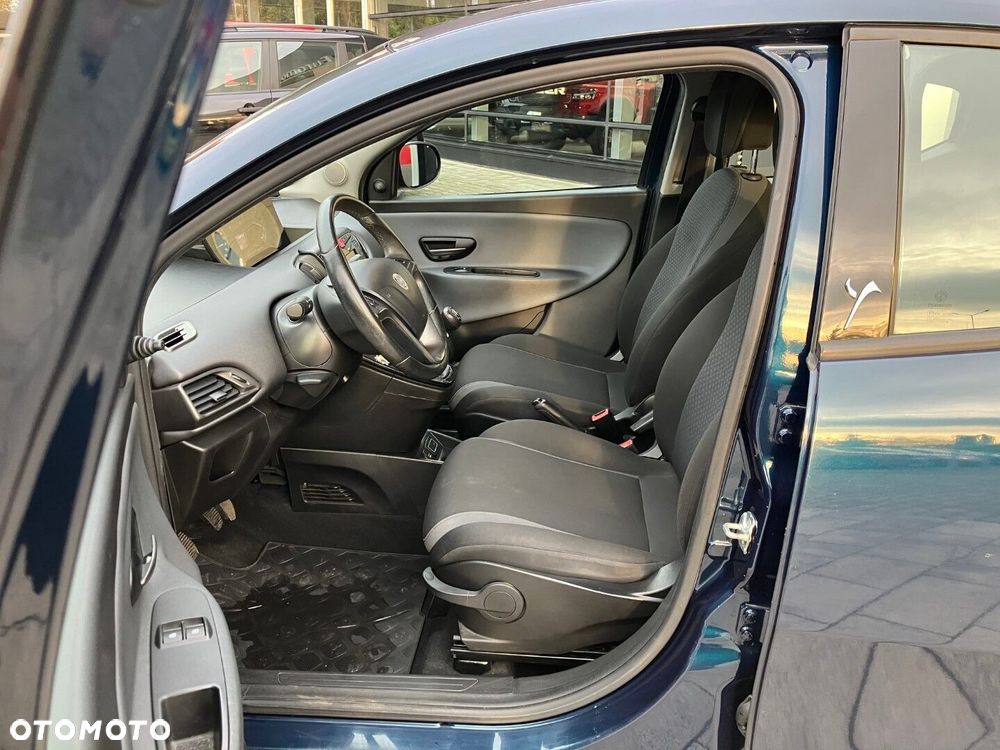 Lancia Ypsilon 1.2 8V Silver - 13