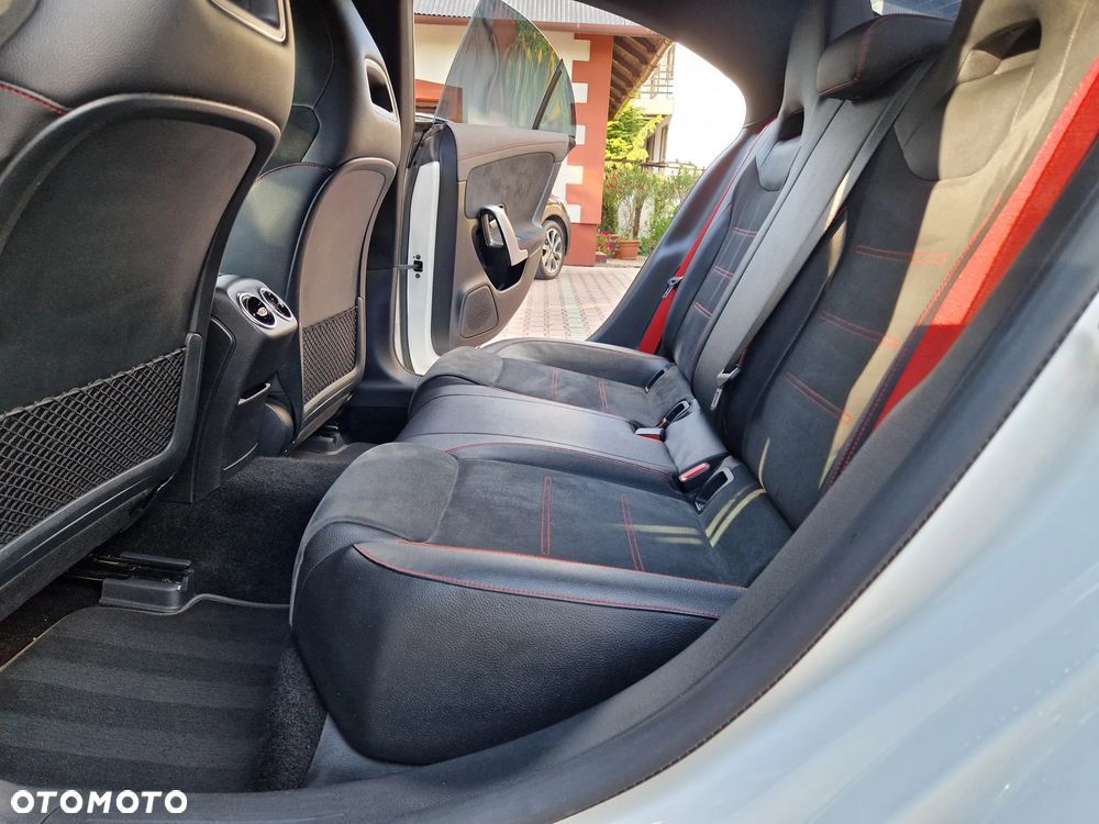 Mercedes-Benz CLA AMG 35 4-Matic 7G-DCT - 16