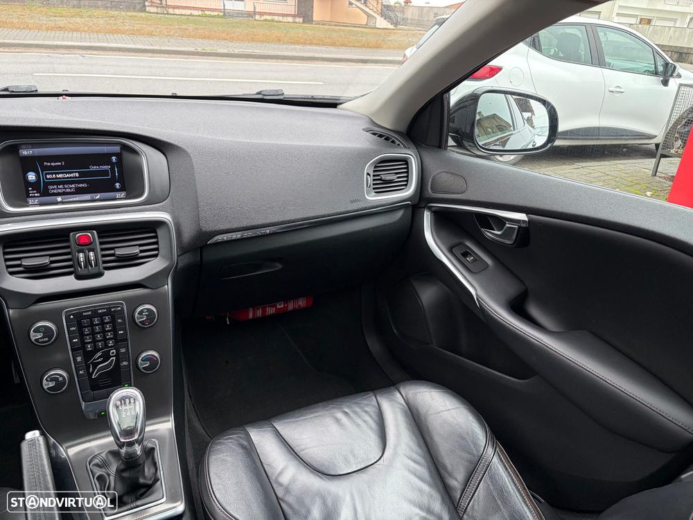 Volvo V40 Cross Country D2 Momentum - 41