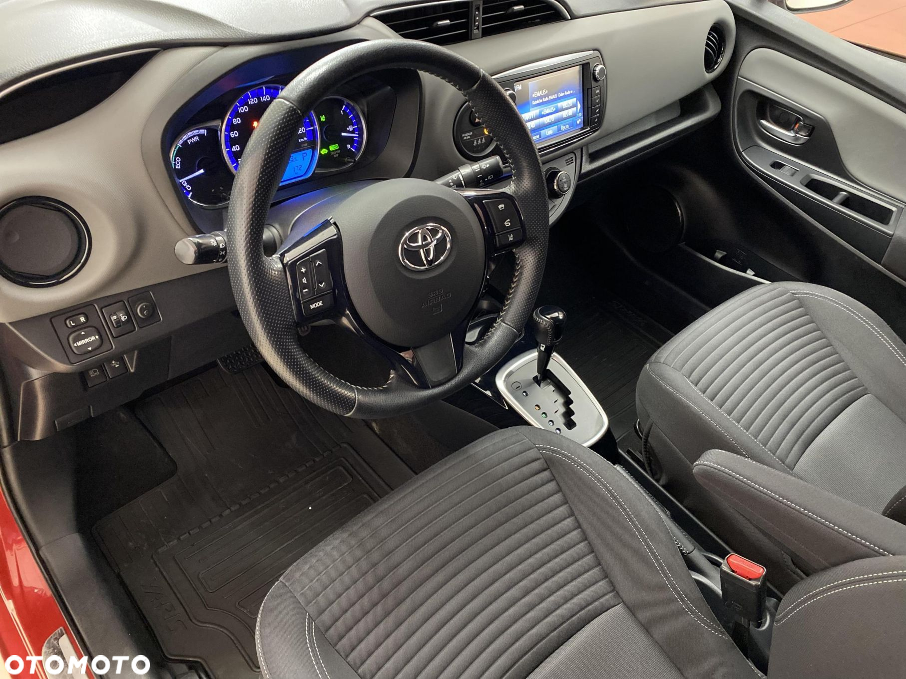 Toyota Yaris - 10