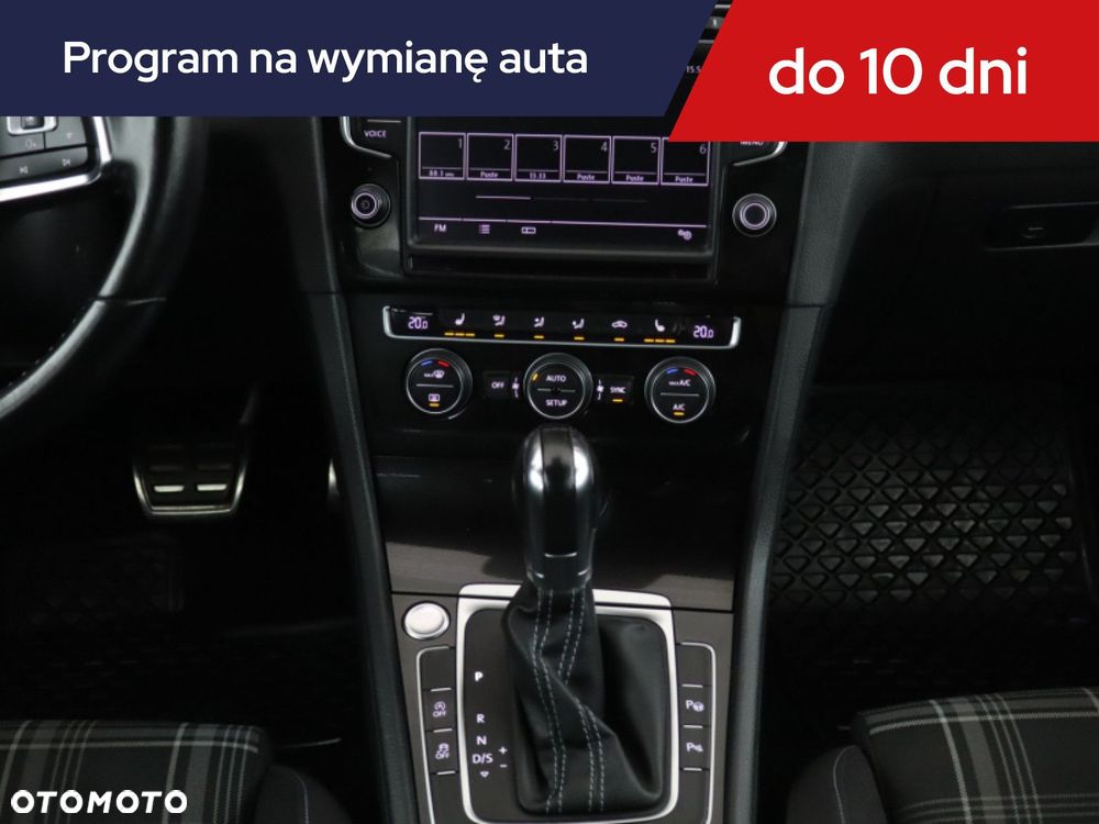 Volkswagen Golf - 14