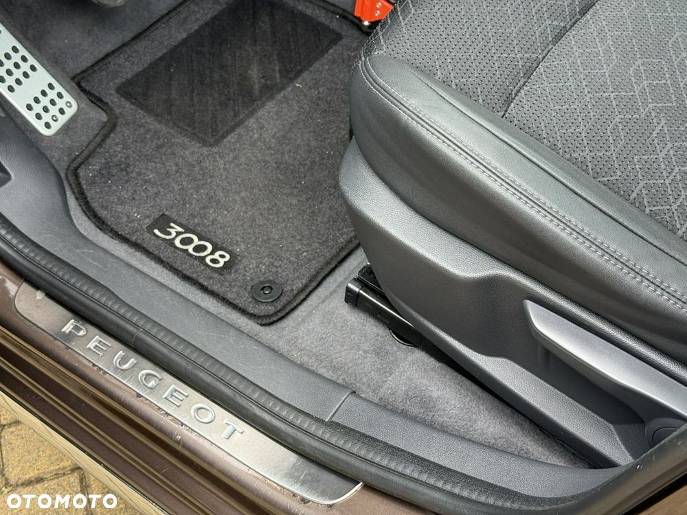 Peugeot 3008 2.0 HDi Allure - 24