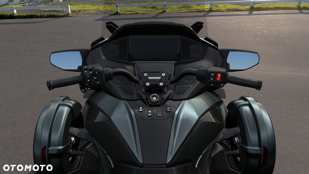 Can-Am Spyder - 9