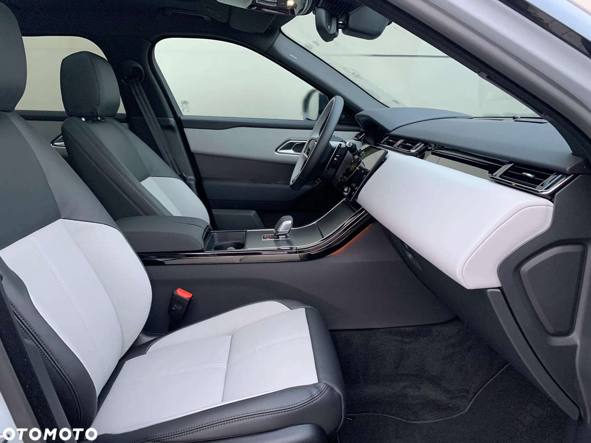 Land Rover Range Rover Velar D200 R-Dynamic SE - 10